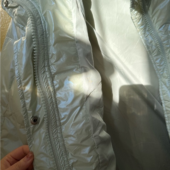 Women's Shiny Puffer Coat - Picture 4 of 5